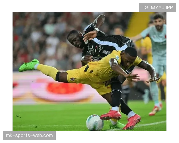 AC米兰危机：战术混乱与豪门迷失，真问题到底是管理还是阵容？