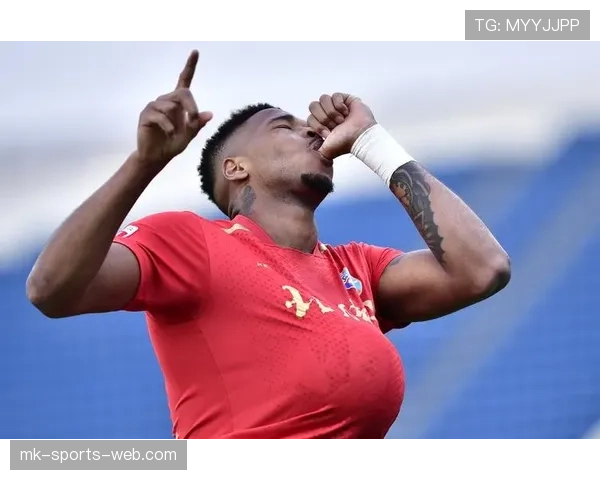 沙滩足球规则中为何允许手部触球却不判犯规