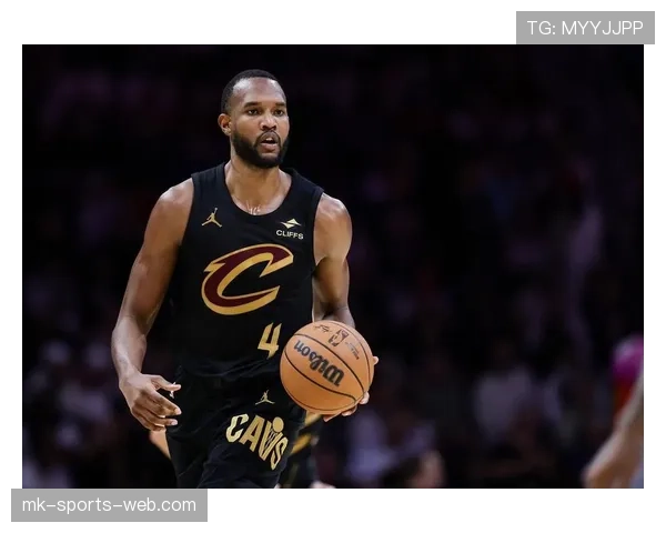 莫布里内线高效盖帽拉开差距成骑士防守核心