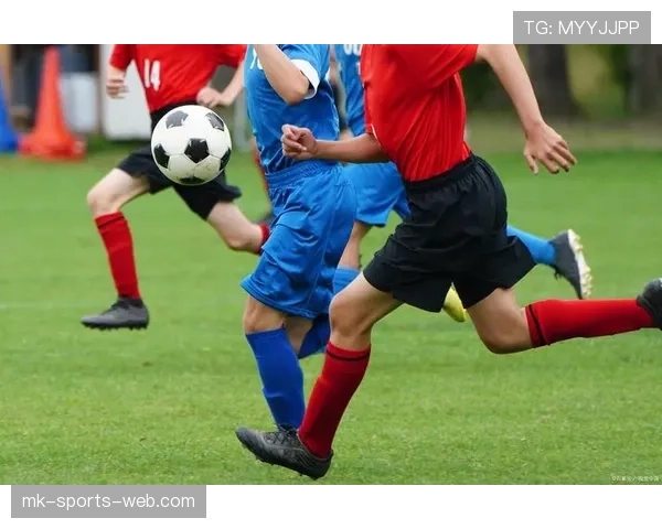 越位规则判定核心条件及裁判实战应用详解