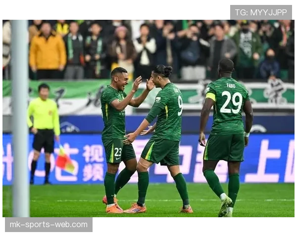 国安中场节奏混乱，控球数据尚可但攻防转换效率骤降